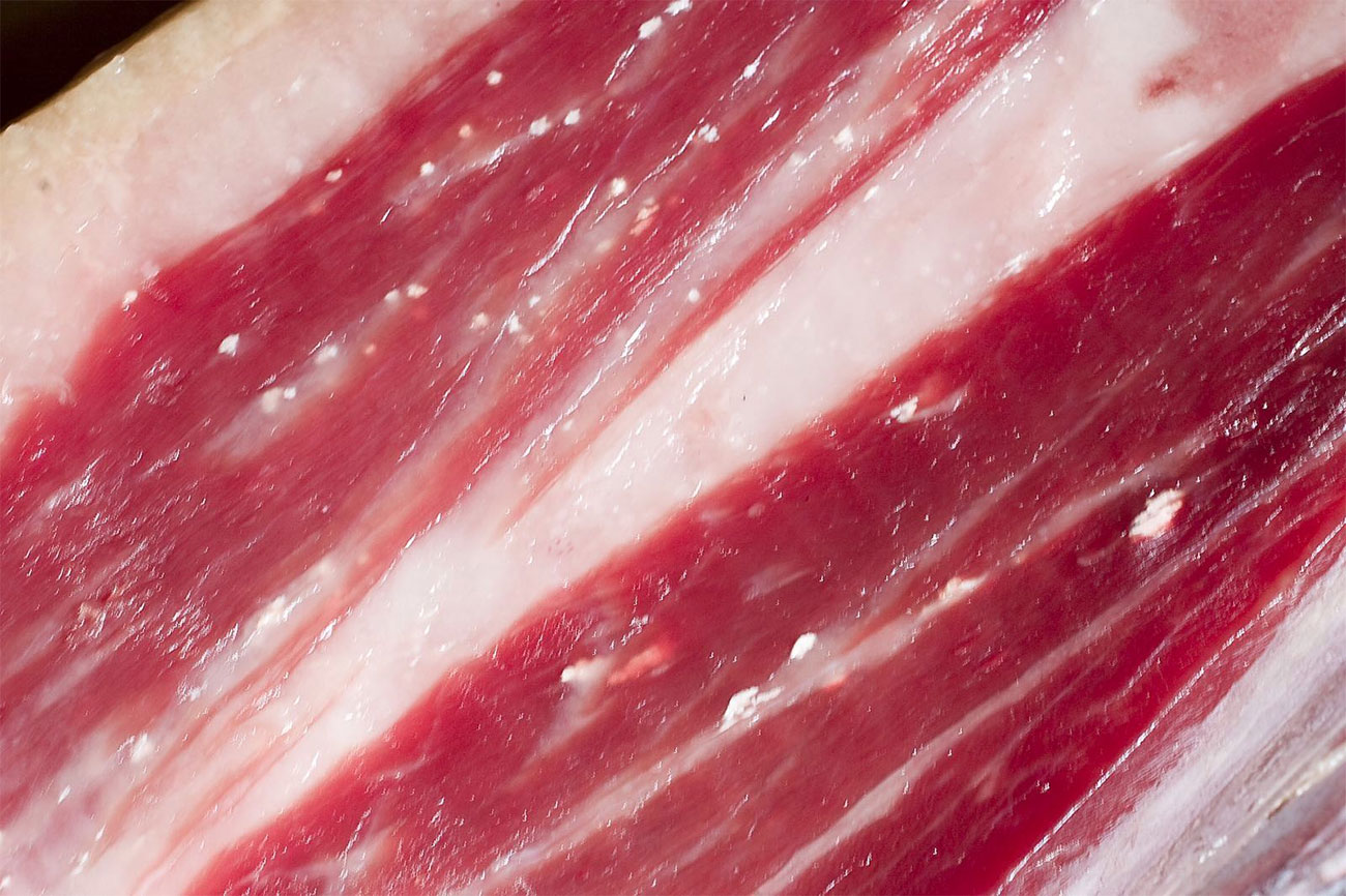 ¿Qué son los puntos blancos del jamón?