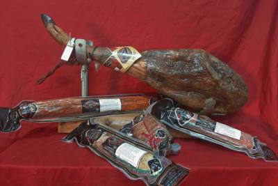 Lote de Jamón de Cebo Ibérico 50 % Raza Ibérica
