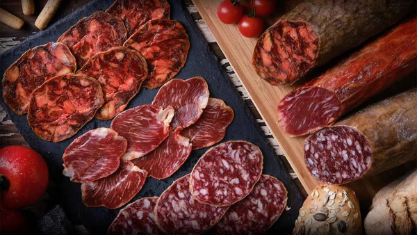 comer-la-piel-de-los-embutidos