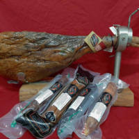 Lote de Jamón de Cebo Ibérico 50 % Raza Ibérica